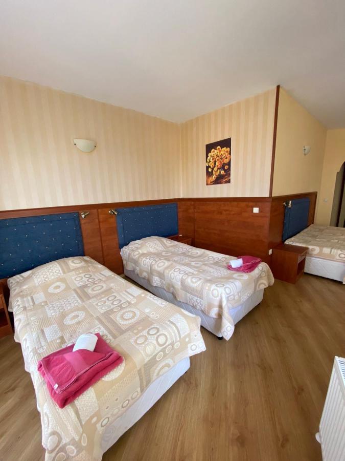Pancho Family Hotel 克兰内沃 外观 照片