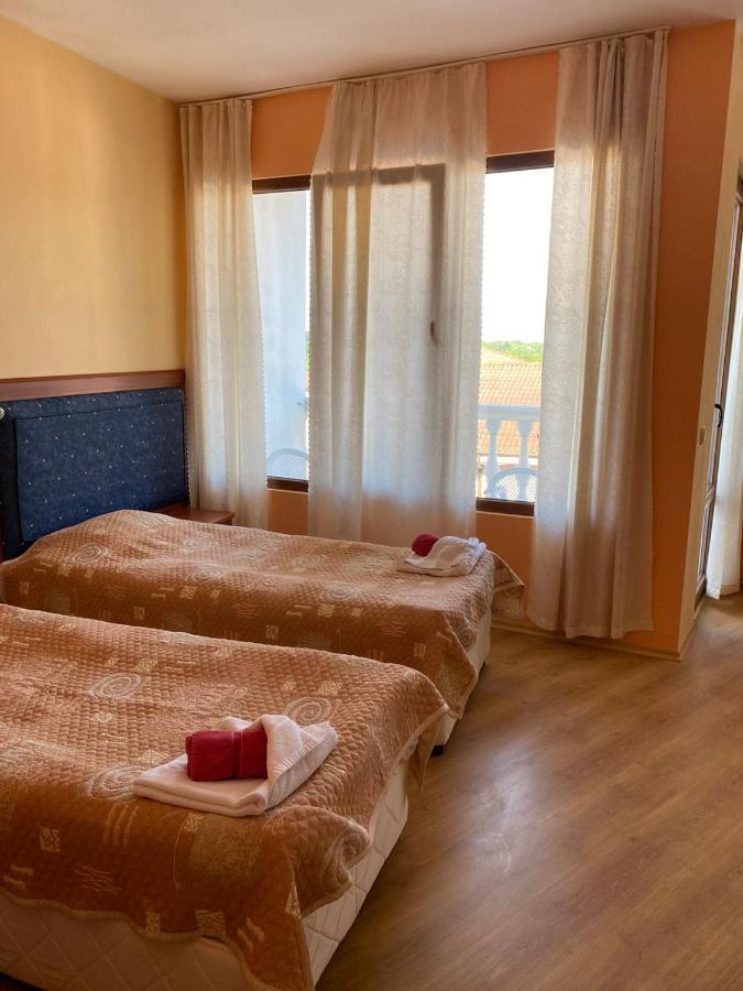 Pancho Family Hotel 克兰内沃 外观 照片