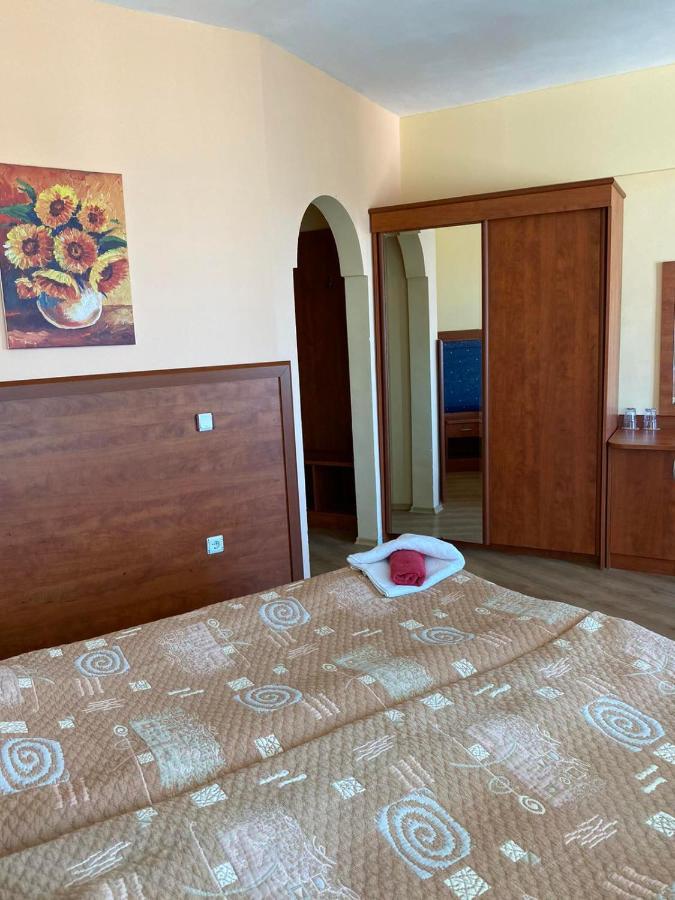 Pancho Family Hotel 克兰内沃 外观 照片