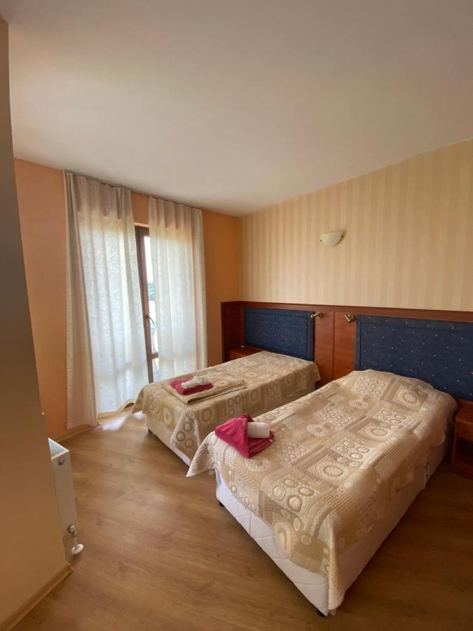Pancho Family Hotel 克兰内沃 外观 照片