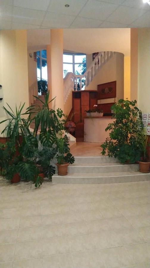 Pancho Family Hotel 克兰内沃 外观 照片