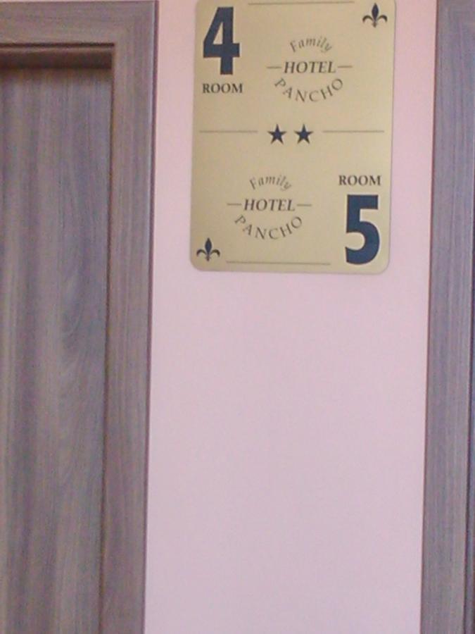 Pancho Family Hotel 克兰内沃 外观 照片